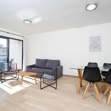 Olivo By Interhome * מוריירה